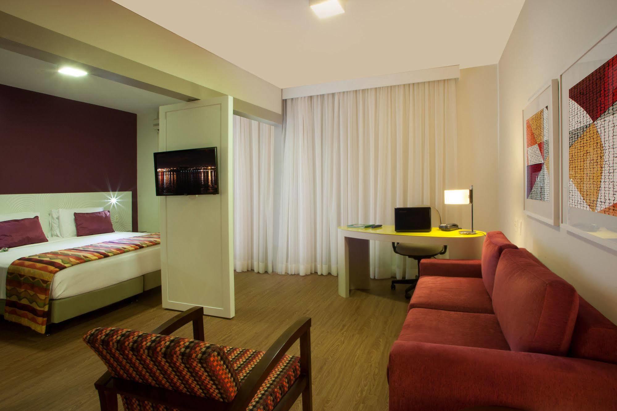 Quality Suites Alphaville Баруэри Номер фото