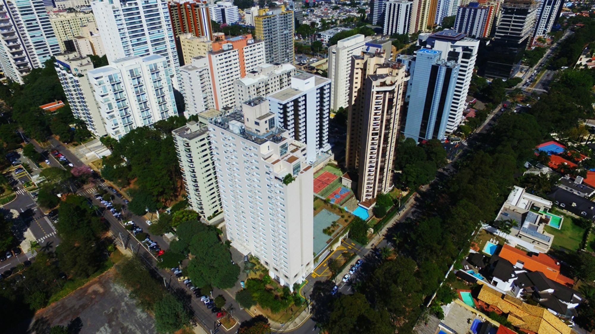 Quality Suites Alphaville Баруэри Экстерьер фото